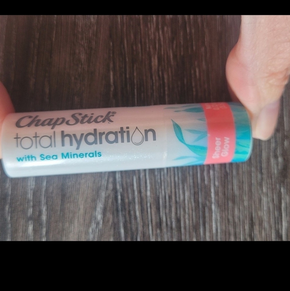 10 Chapstick Total Hydration Lip Balm - Picture 5 of 6